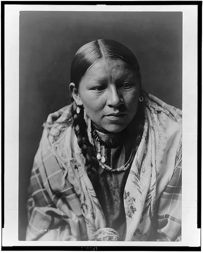 Cheyenne young woman, Women, 1910