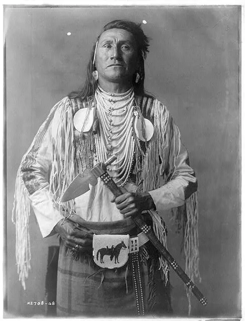 Holds The Enemy, 1908