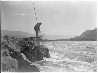 Wishham (i.e., Wishram) fishing platform, Washington, 1910