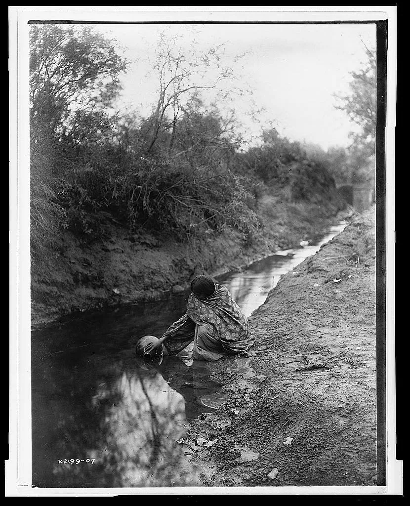 Maricopa water girl, Arizona, 1907