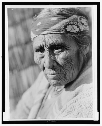 Old Klamath woman, 1923