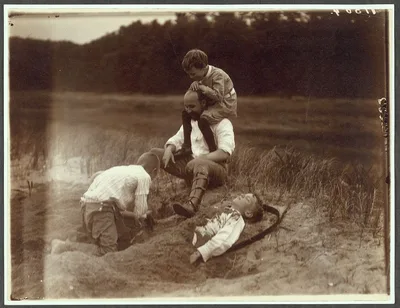 Romp in the sand, Sagamore Hill, Oyster Bay, New York, 1904