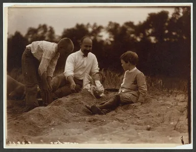 Getting a sand bath, Oyster Bay, New York, 1904