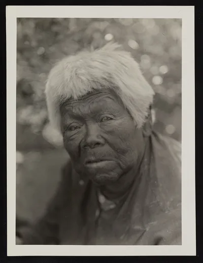 A Southern Miwok woman, California, 1900