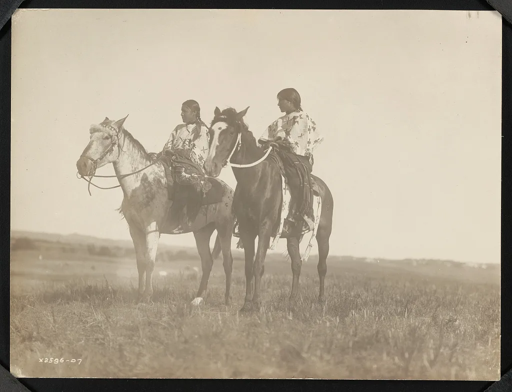 Ogalala girls, 1907