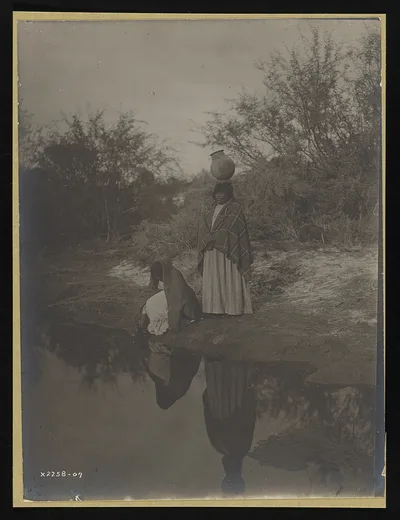 Pima water carriers, Arizona, Pima, 1907