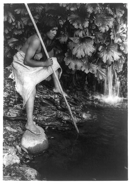 Spearing salmon, 1923