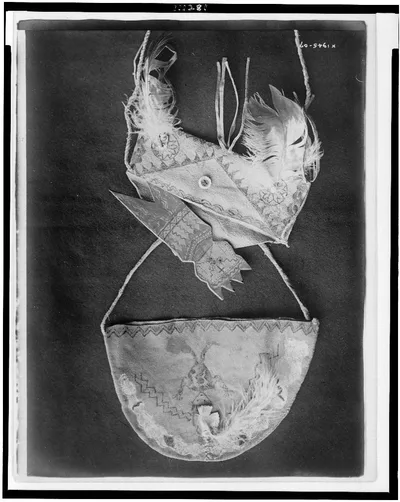 [Apache medicine cap and fetish], 1907
