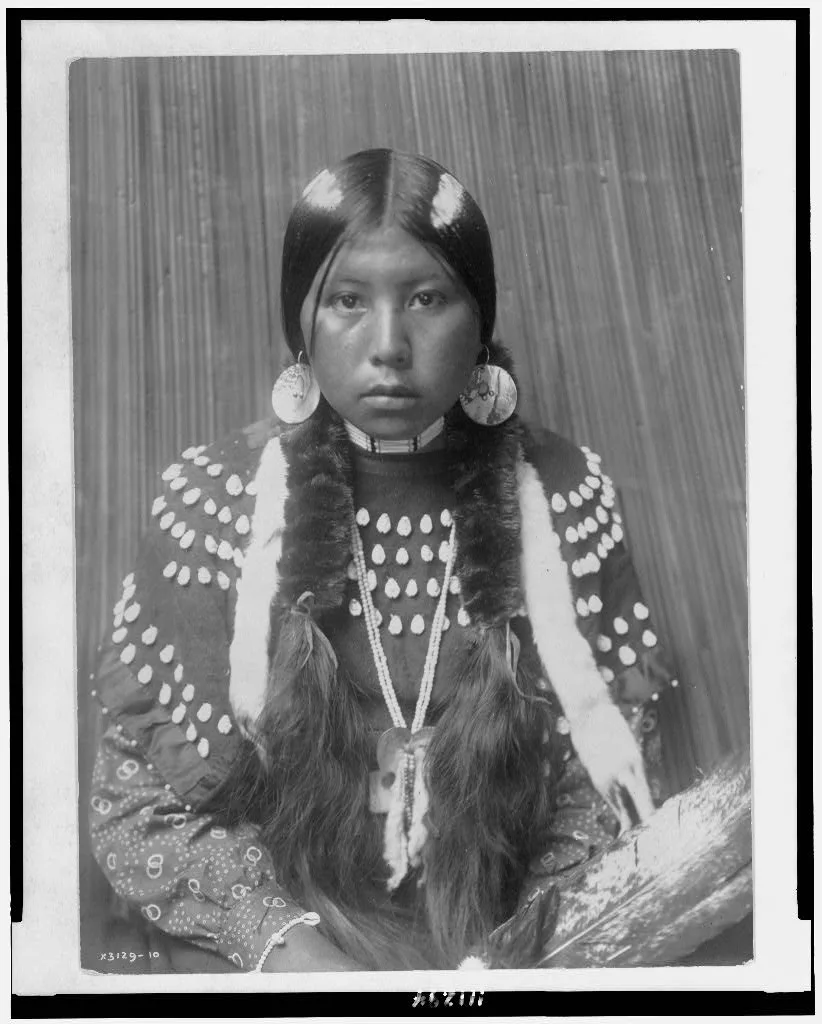 Dusty Dress, 1910