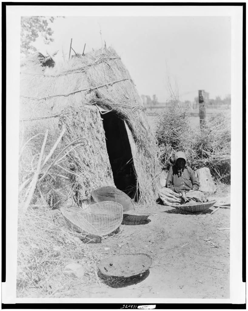 Paviotso house at Walker Lake, Nevada, 1924
