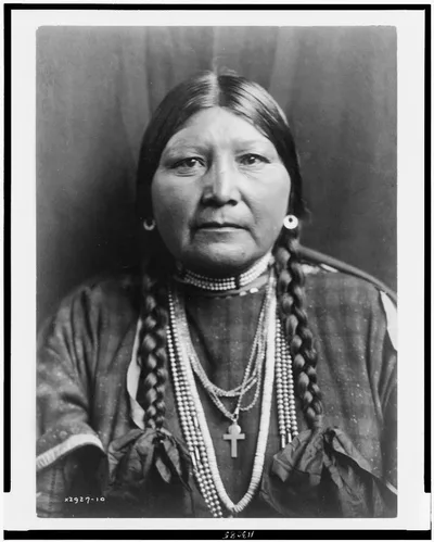 Nez Percé matron, 1910